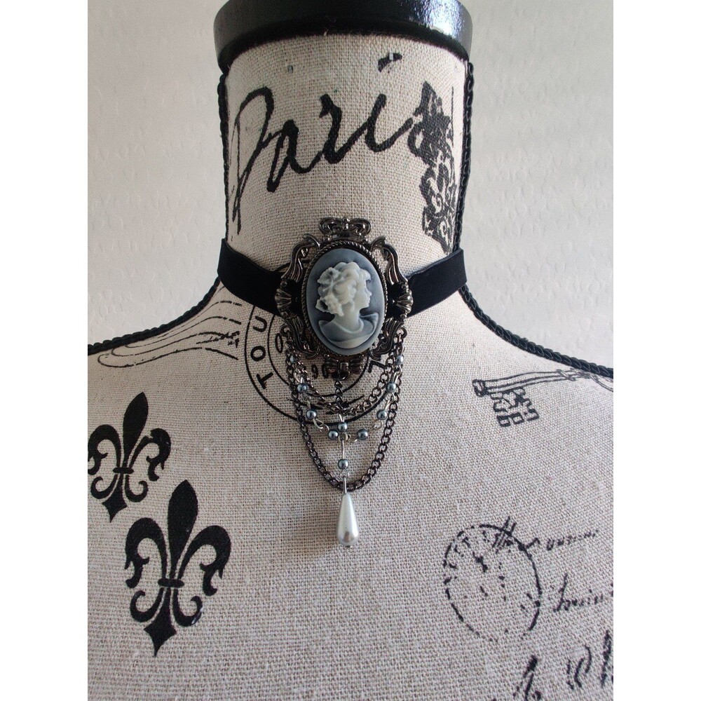 Vintage Victorian cameo chandelier Hand stitched velvet Choker Necklace lolita